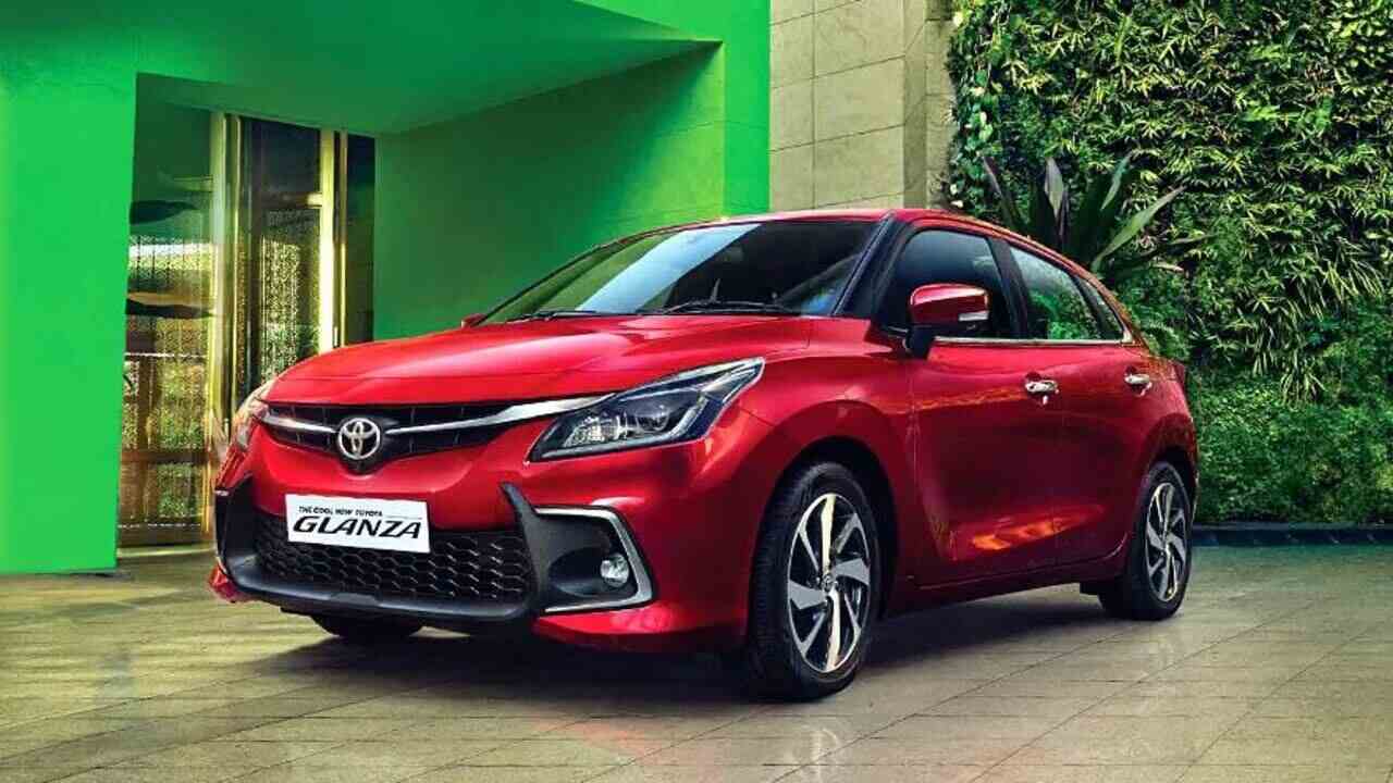 Toyota CNG Cars के लिए कंज्यूमर को करना होगा लॉन्ग वेटिंग, देखें डिटेल्स