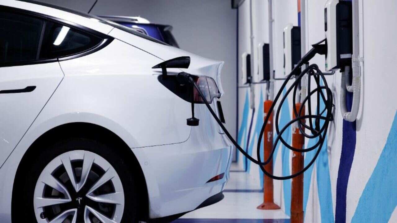 Electric Vehicle खरीदने पर लोगों को सरकार दे रही लाखों रूपये की सब्सिडी