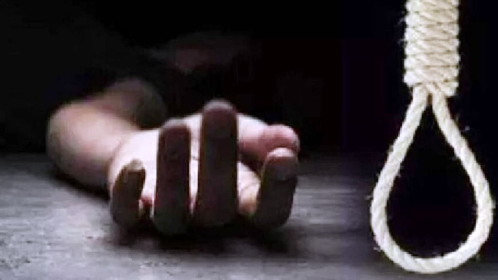 पति-पत्नी और तीन बच्चों के शव मिलने से क्षेत्र मे फैला सनसनी