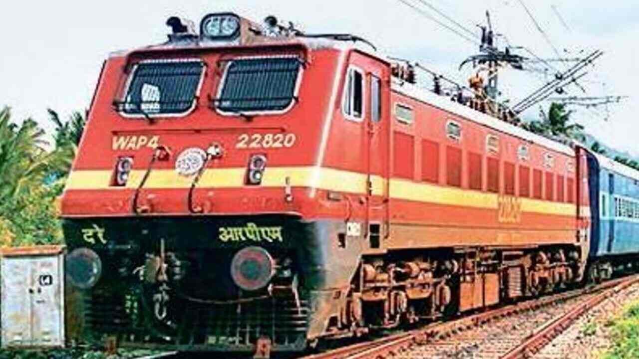 Railway News : अब 15 ट्रेनों की बढ़ेगी स्पीड, समय की बचत किराये में बढ़त