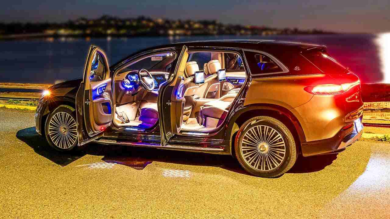 Mercedes बेंज ने लॉन्च की पहली इलेक्ट्रिक मेबैक एसयूवी EQS680